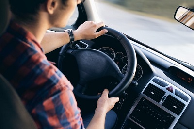 iPhone kabellos im Auto laden